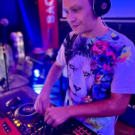 DJ SH3R!FF
